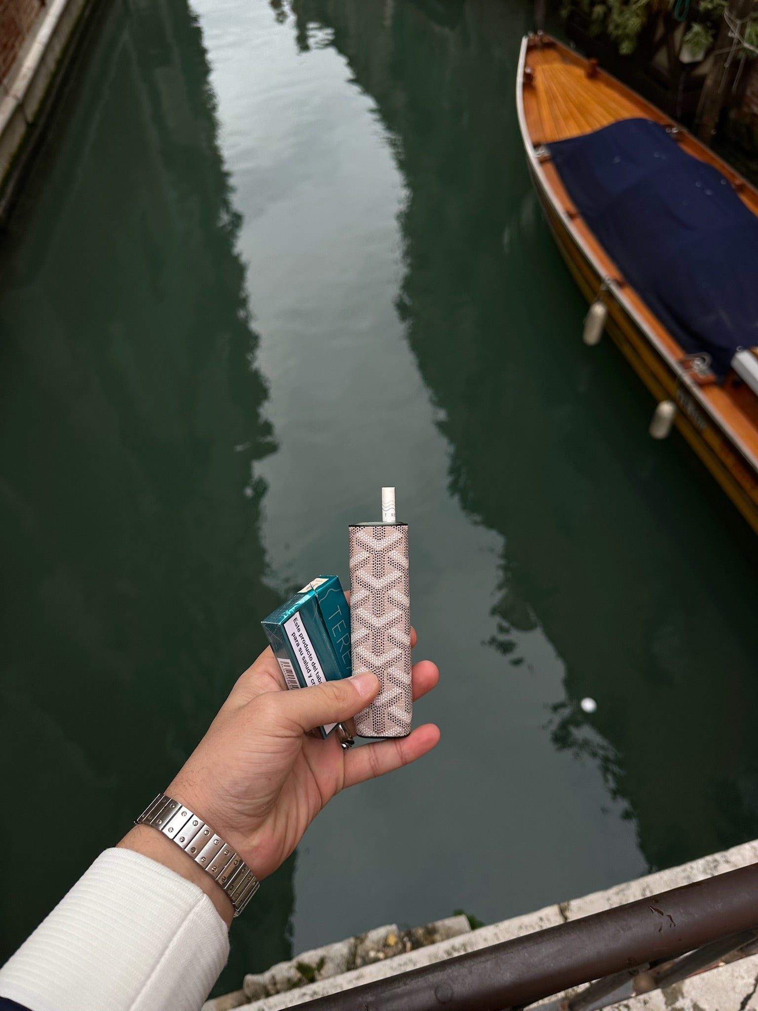 Vitello One Beige Case — Compatible with ILUMA ONE