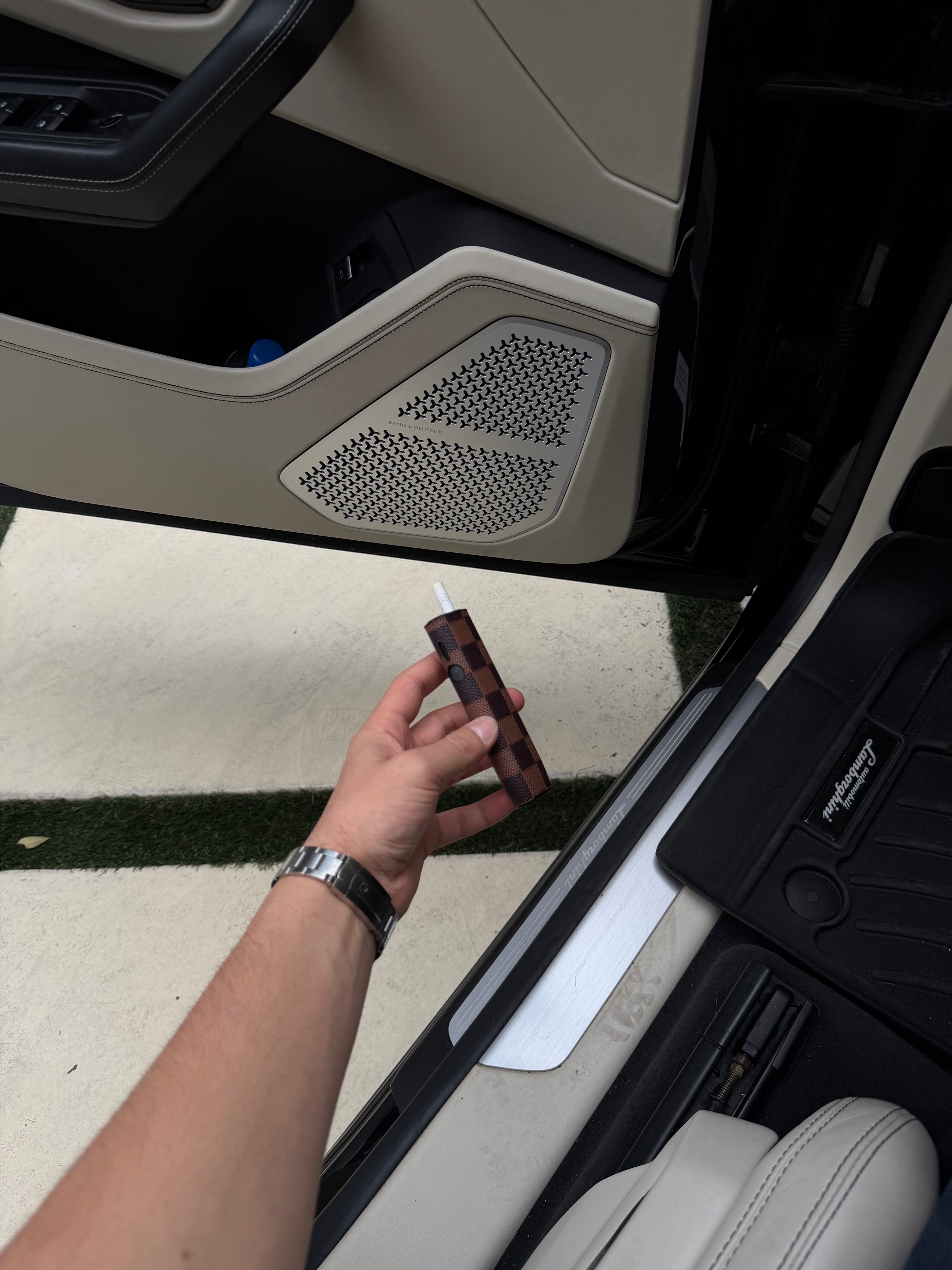 Vitello one carrera Mocha— Compatible with ILUMA/i